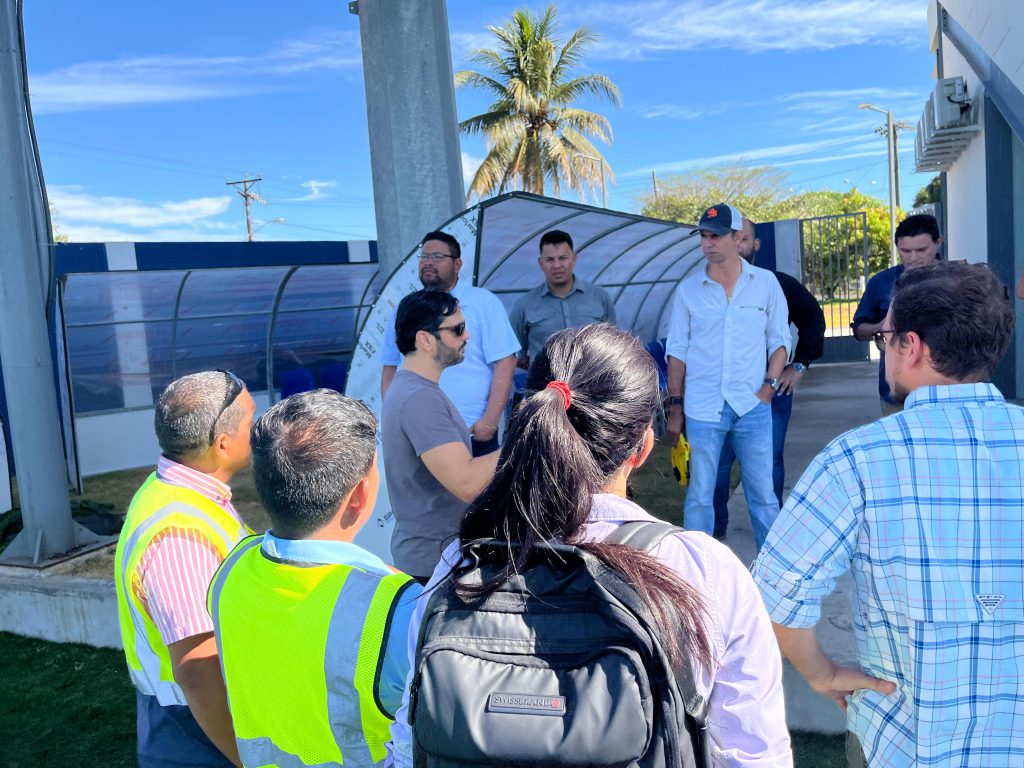 Pandeportes inspecciona el estadio 